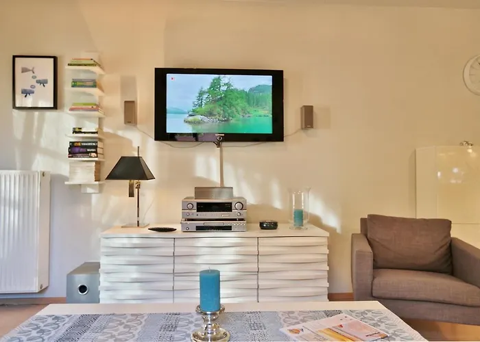 Am Rosenhain 12 Am Rosenhain 12 1 *