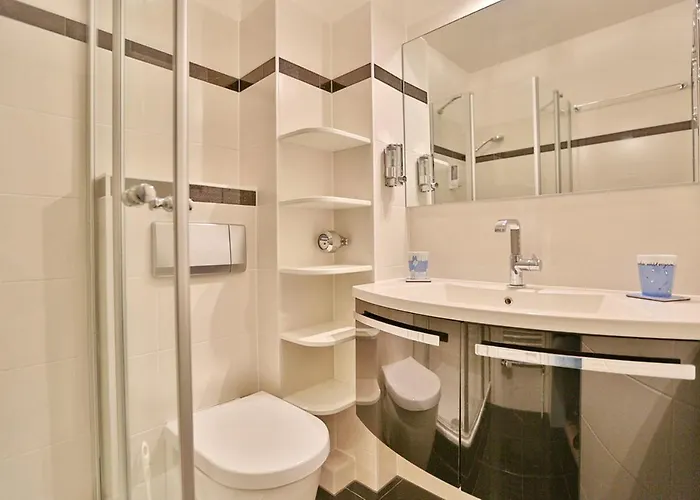 Am Rosenhain 12 Am Rosenhain 12 1